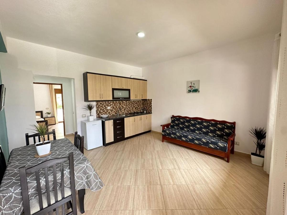 Vlora Villa With Private Parking Екстер'єр фото